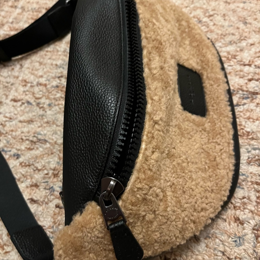NWT! Coach Shearling Belt bag 2 set now firm!!! - Picture 6 of 11
